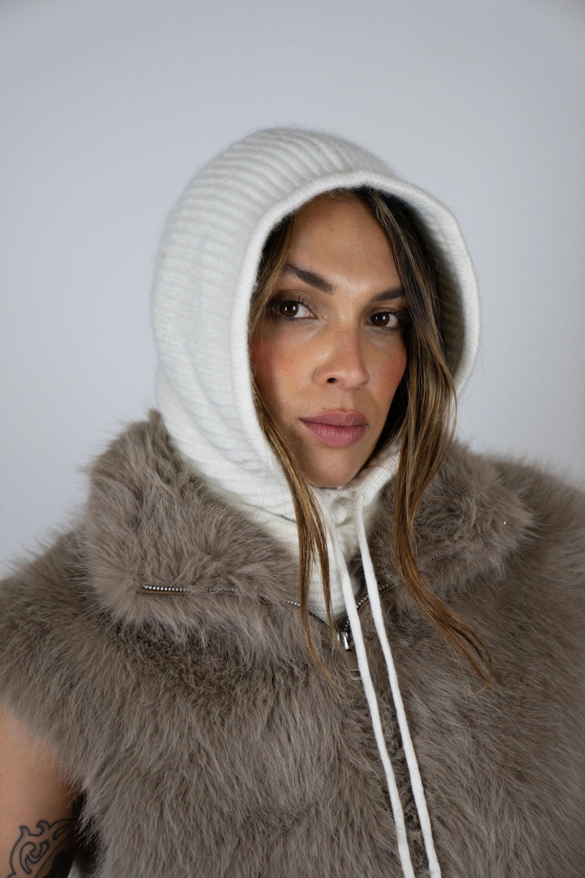 The Chalet Knit Hood - Snow