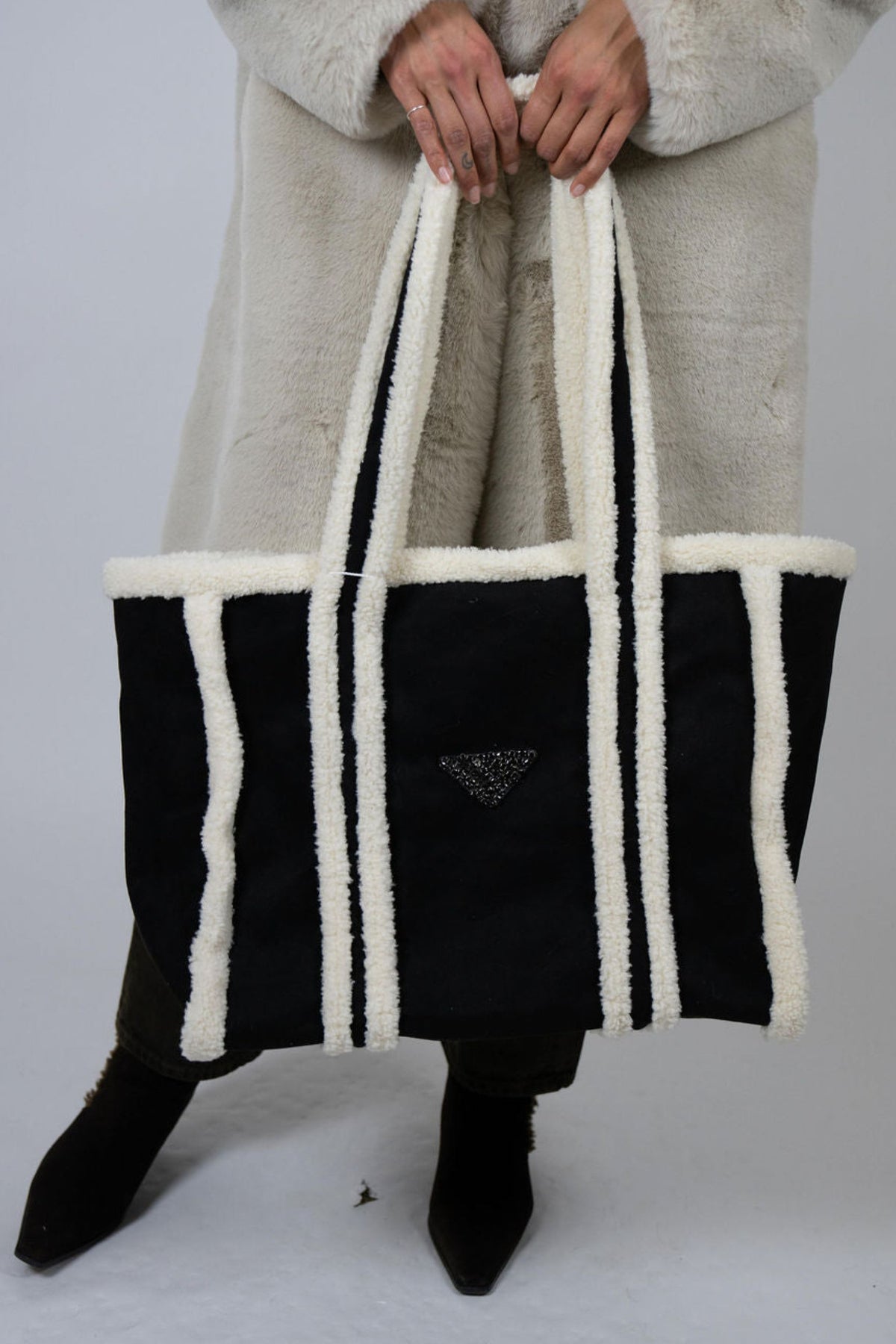 The Après Tote – Oversized Shearling Edition