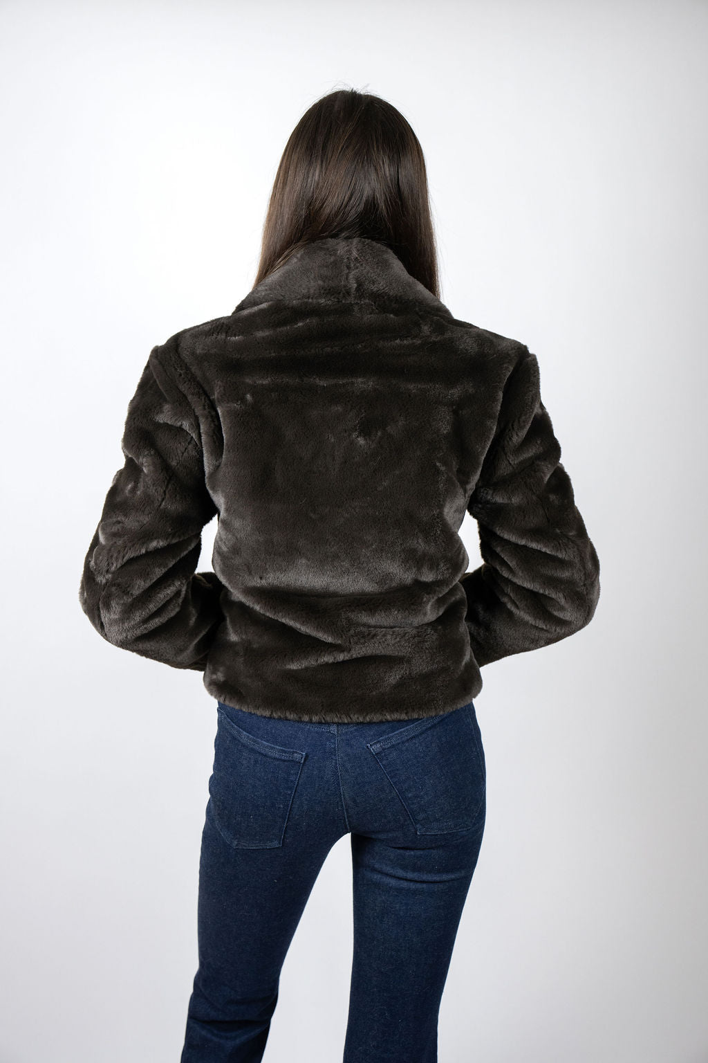 The Bear Den Crop - Chocolate