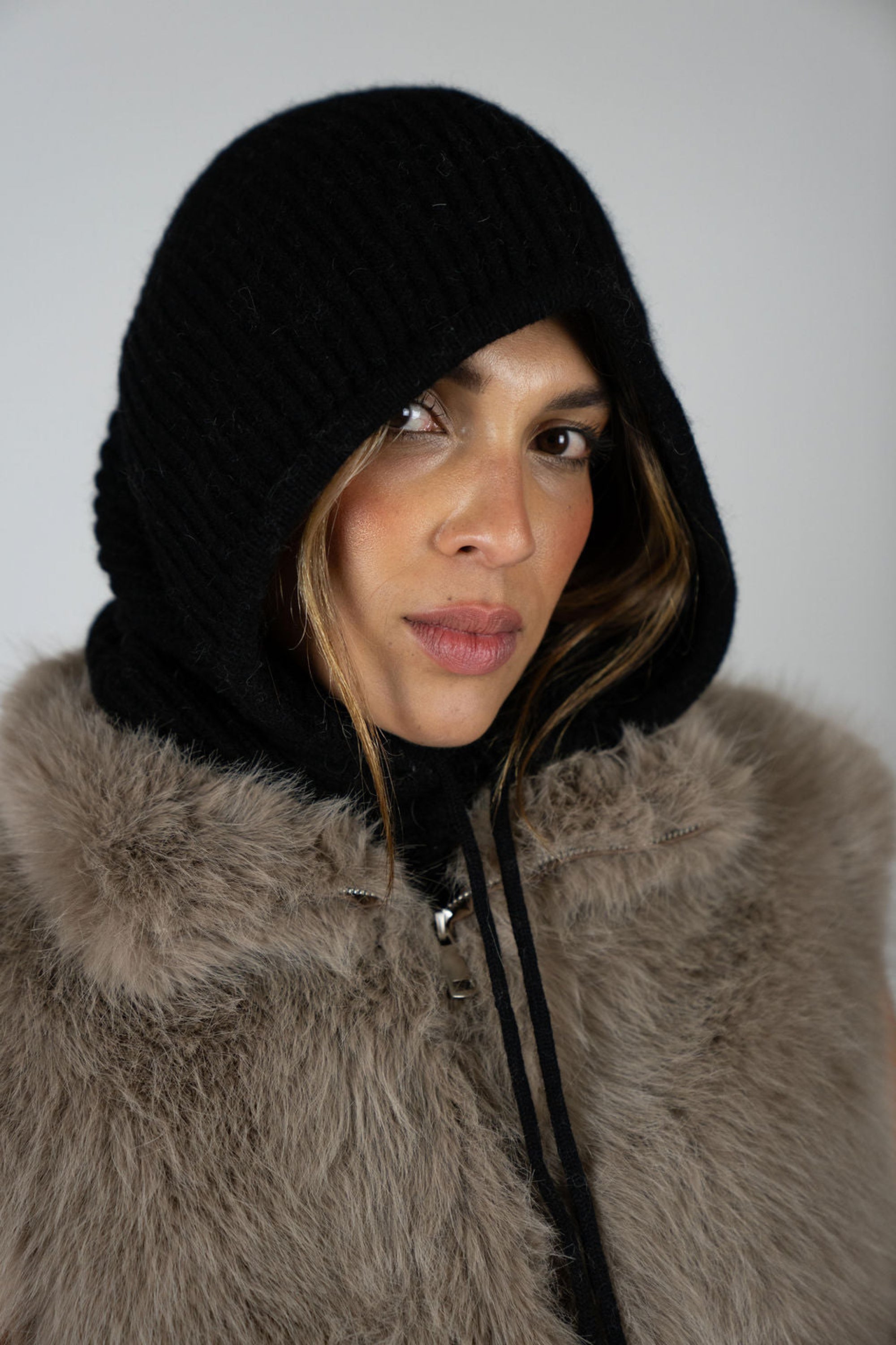The Chalet Knit Hood - Black