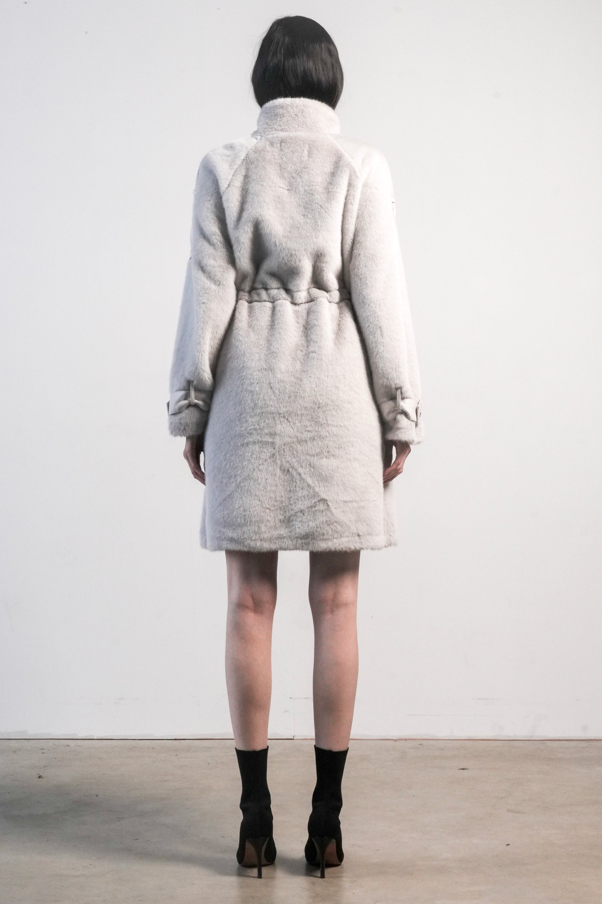 Chica Jacket Silver, Faux Fur Winter Coat, Celebrity Jacket Aspen, Luxury Women’s Jacket, Angel Wings Coat