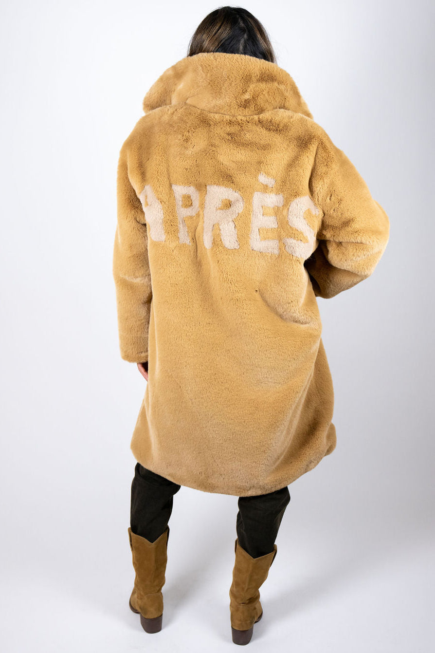 Back view of the Angel Wings Mr Grey Après Caramel faux-fur coat featuring oversized APRÈS artwork.